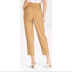 Who What Wear Mid-Rise Relaxed Fit Tapered Pants. Women Size L. NWT